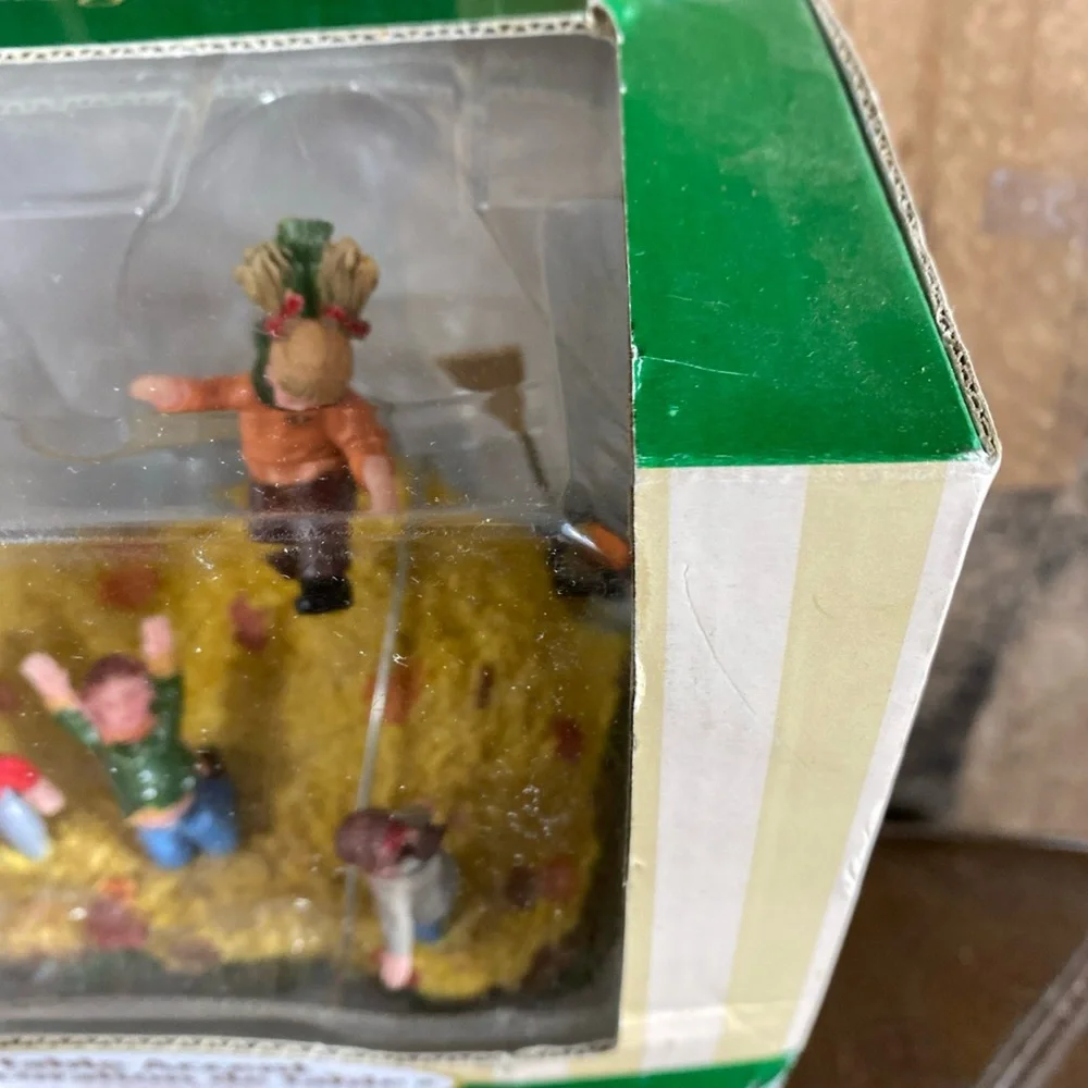 Lemax Table Decoration 2005‎ Leafpile Frolic #53506 NEW In Box table Accent Vtg